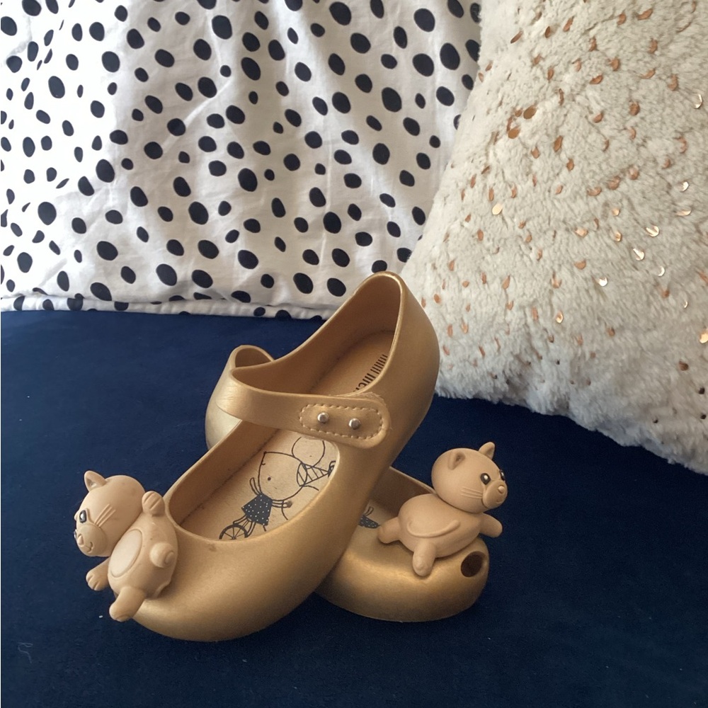 Perfect condition littler girl shoe size 8